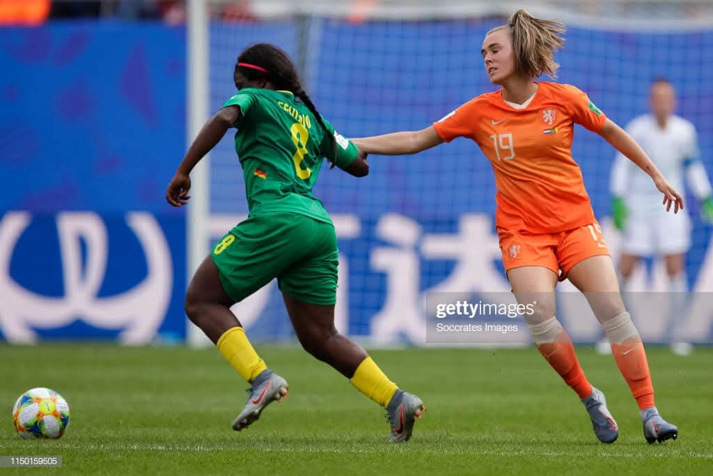 Raïssa Feudjio avec les Lionnes Indomptables c'est deux participations à la Coupe du Monde FIFA (2015, 2019)