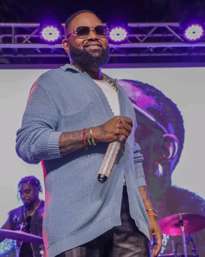 Ferre Gola à Luanda