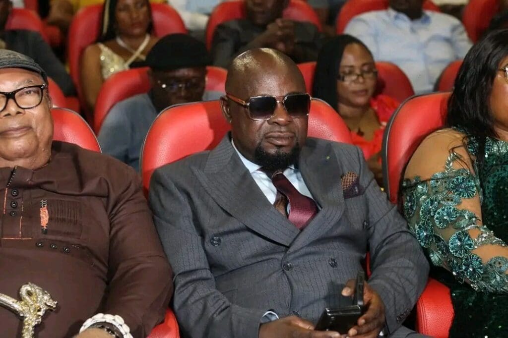 connu sous le pseudonyme "Man No Lap", pour arriver à la conclusion qu'il faut davantage privilégier la coproduction. En effet ce lundi 21 avril 2025