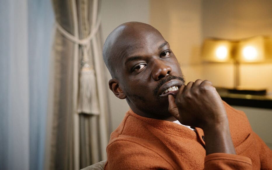Figure reconnue du cinéma francophone et originaire de Côte d’Ivoire, Jean-Pascal Zadi a pris la parole ce 24 juin 2025 sur les ondes de 