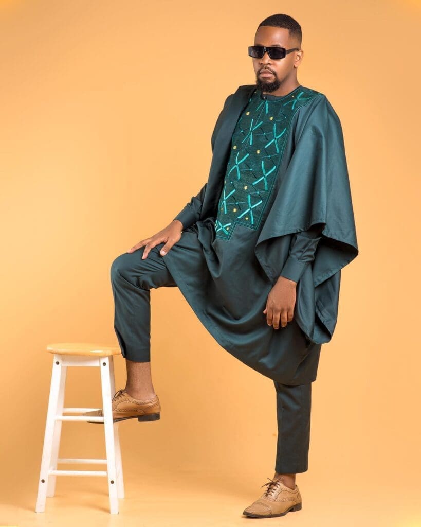 Gervais Ngongang incarne l’une des réussites les plus marquantes de l’industrie musicale camerounaise. Producteur, manager camerounais et fin stratège