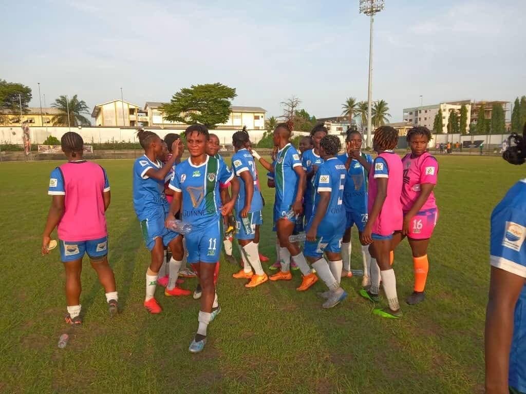 Caïman filles de Douala file en deuxième division