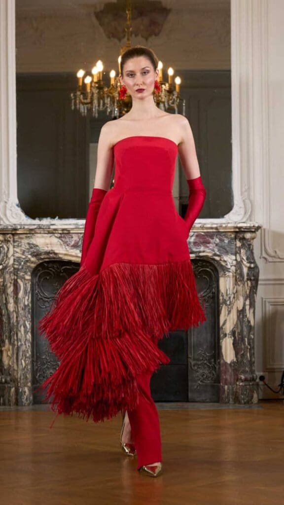 La Haute Couture Week se tient à Paris du 7 au 10 juillet 2025. Le premier jour, le créateur camerounais Imane Ayissi a présenté sa collection Automne–Hiver 2025‑2026, baptisée " IKORROK" .