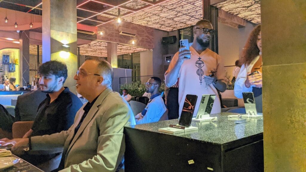 Présentés ce 9 juillet 2025 au Sora restau Lounge de Douala, les téléphones Samsung Galaxy Z Fold 7 et Z Flip 7 marquent une