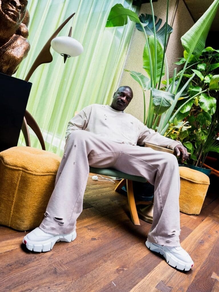  "Akon City", le rêve suspendu de la star afro-américaine Akon