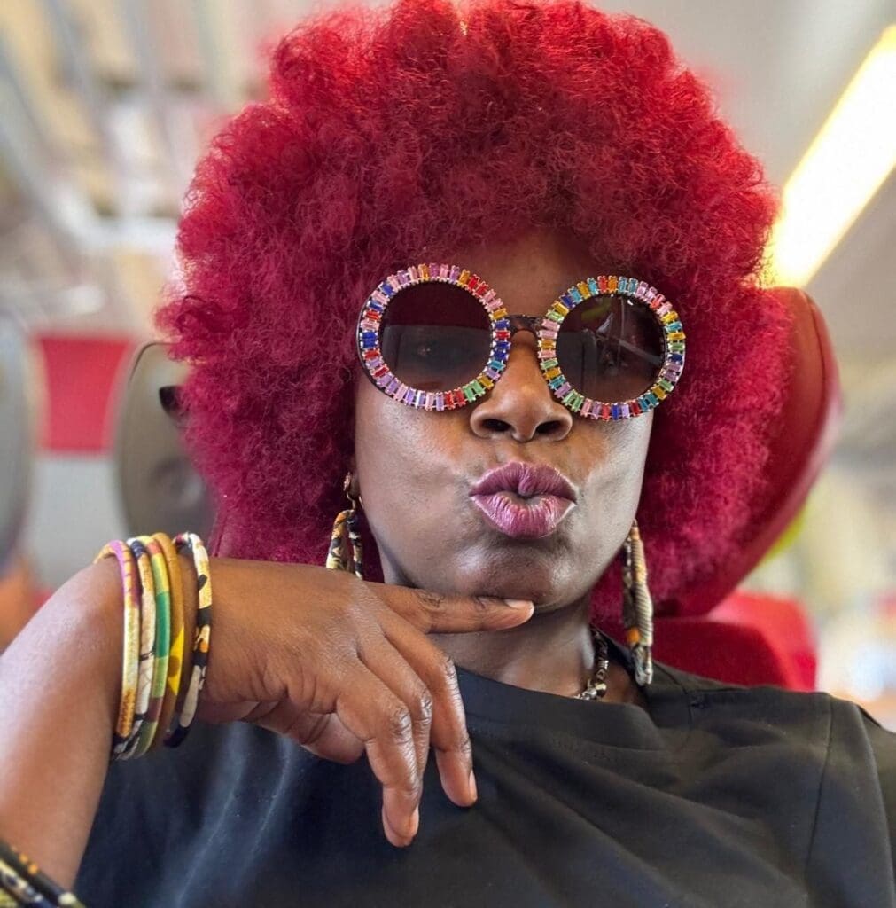 Le hip-hop camerounais s’apprête à briller sur la scène française. Clémence Atsina, connue sous le nom de Lady Bantu ou encore Lady B