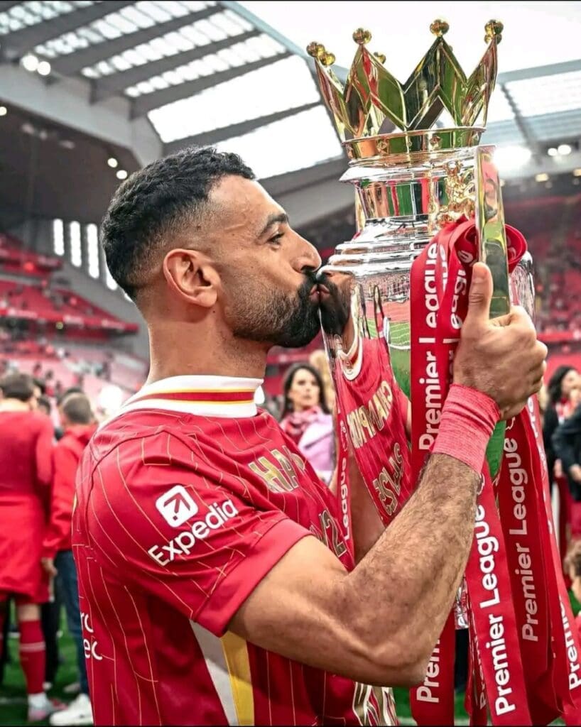 Mohamed Salah remporte le titre de meilleur joueur de l'année de première league pour la 3ème fois