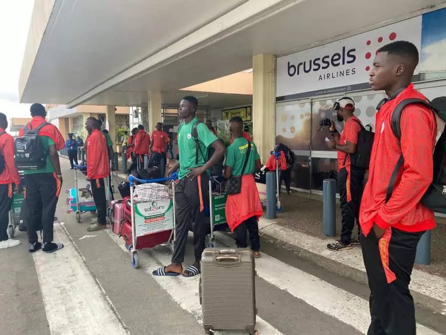 Le 10 septembre 2025, depuis l’aéroport international de Douala, les Lions indomptables U20 de volley-ball ont embarqué pour l’Égypte 