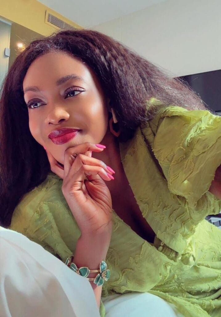 La chanteuse et actrice camerounaise Françoise A. Kané a récemment échappé de justesse à un empoisonnement après avoir consommé un