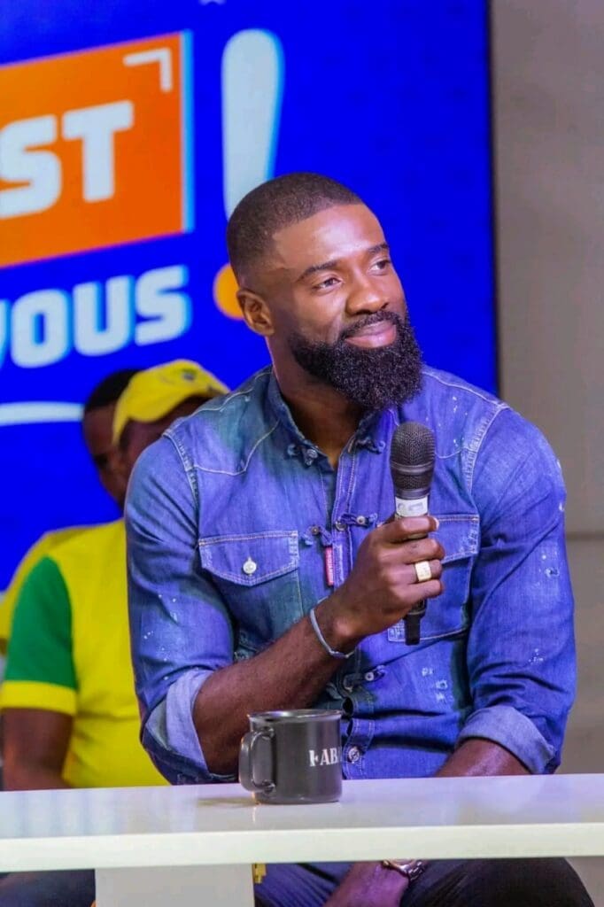 De la faim à la gloire : l’incroyable enfance de Bruno Ecuele Manga racontée sans détour