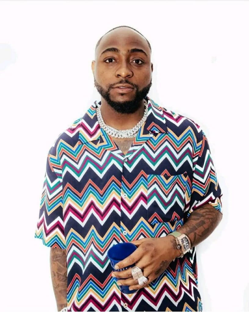 L’icône de la musique africaine, Davido, enflamme l’After Show Party du Messika High Jewelry Show, confirmant son rôle de pont entre l’Afrique et le luxe mondial.