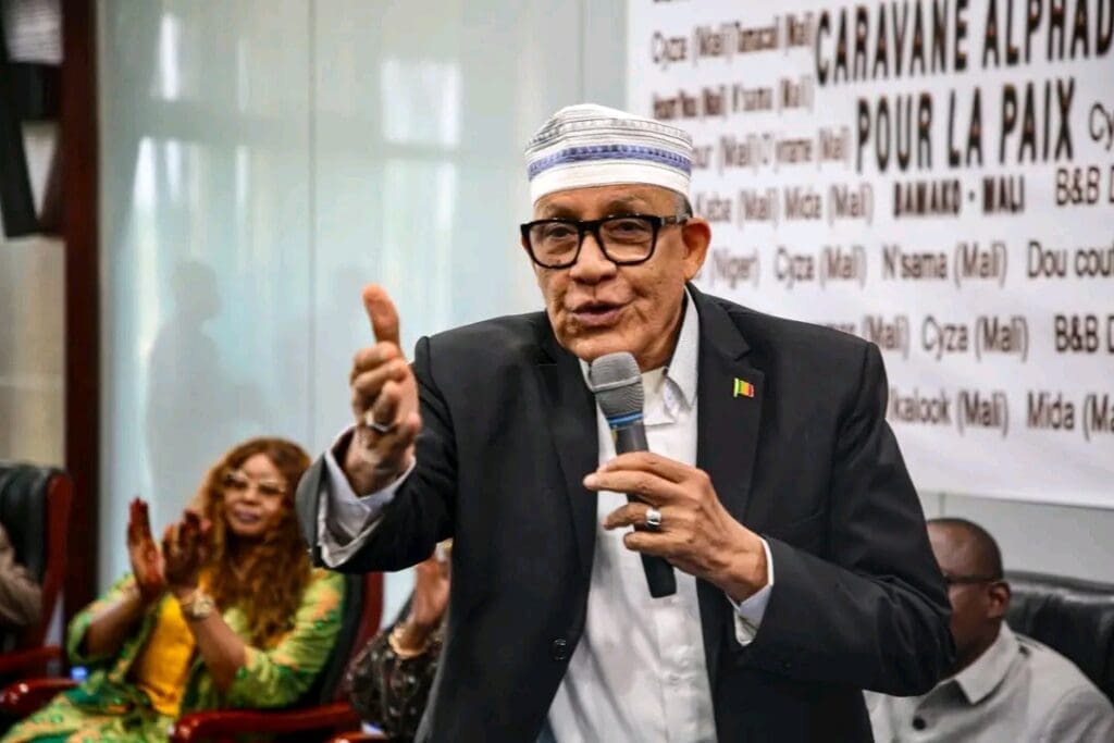 Le créateur de mode nigérien Alphadi enflamme Rome à travers le coton africain à la FAO