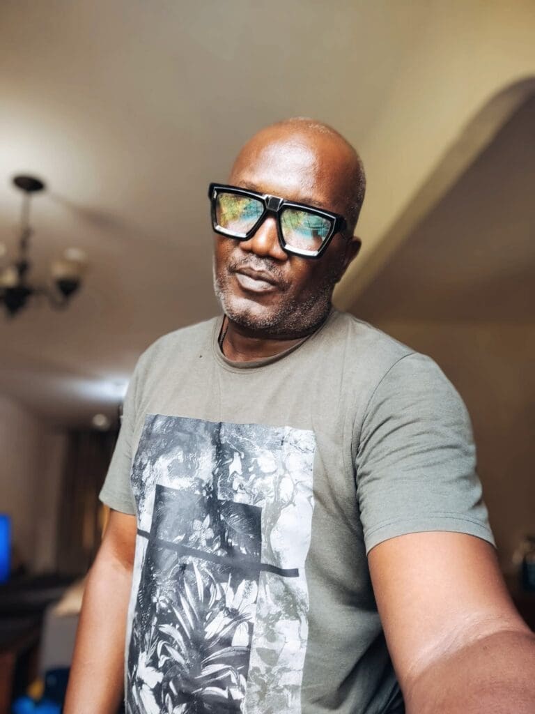Figure emblématique de la musique camerounaise, Kaisa Pakito s'exprime sur la crise qui secoue son pays le Cameroun. Interviewé 