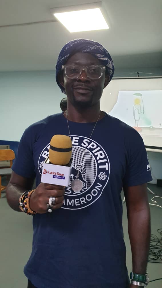 l’artiste numérique camerounais Eric Takukam a dévoilé "Kwiyichouo", une œuvre en réalité augmentée
