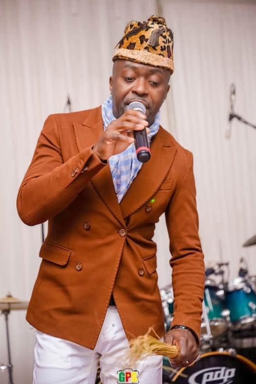 Richard Amougou, 25 ans de musique, de style et de constance
