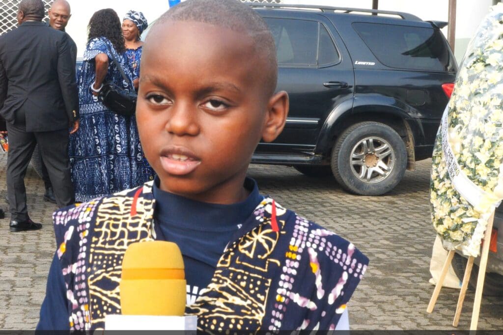 À Douala, Les artistes saluent Koko Komégné : un maître, un rebelle, une mémoire vivante