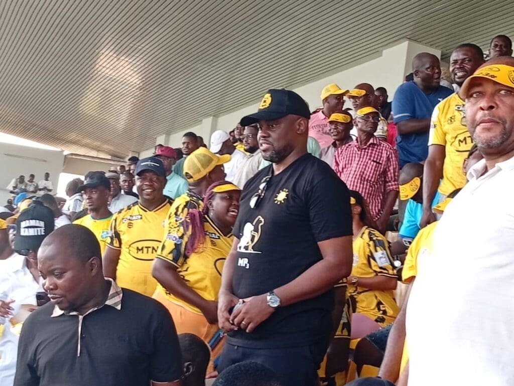 La rencontre s’est déroulée sous l’œil attentif du président du MP3, Hiram Samuel Iyodi, témoignant de l’importance de ce choc pour le championnat camerounais.