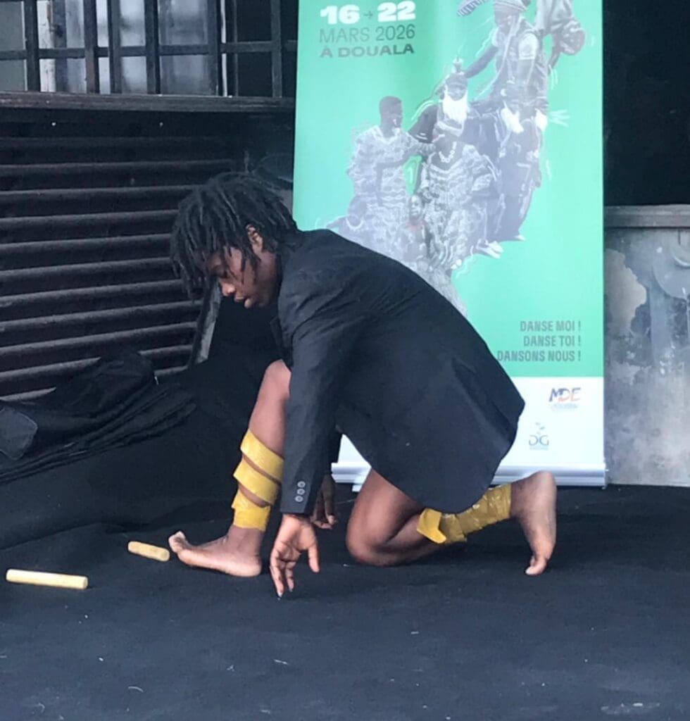 Au centre de l’attention, Larissa Ebong, artiste danseuse et performeuse originaire de la région de l’Est, a présenté son spectacle « Identité », un projet récompensé par le Prix