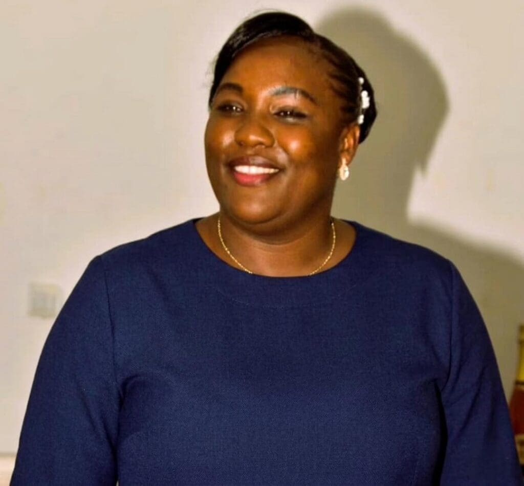 À seulement 26 ans, Dongmo Tabontsa Nidelle Jara, originaire de la Menoua, entre dans l’histoire en devenant la première femme avocate