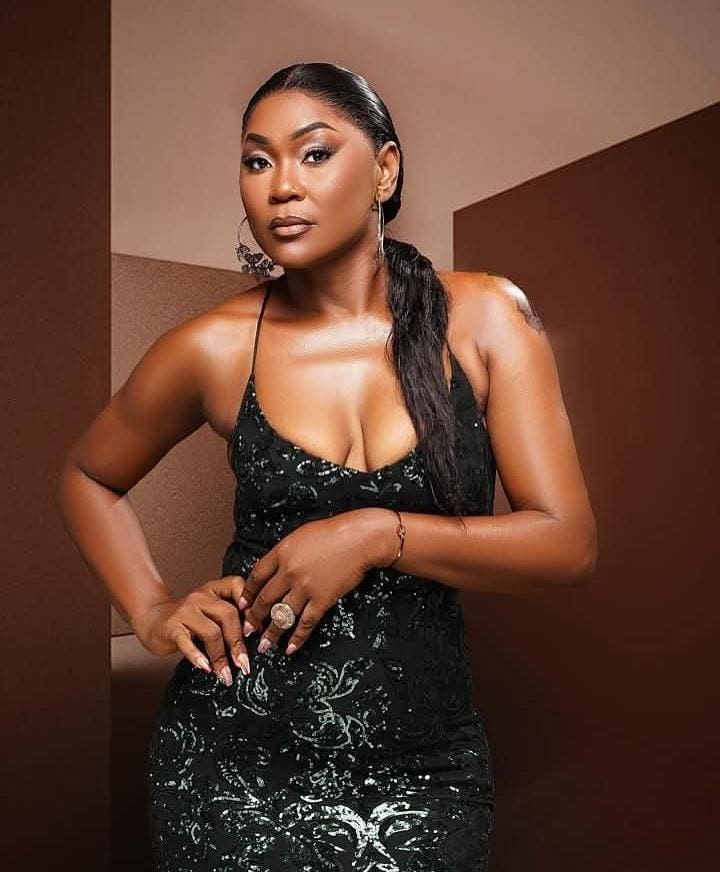 L’événement réunit quatre chanteuses venues de Côte d’Ivoire, du Mali et du Sénégal, ainsi que du Cameroun, représenté par Mirya Bika’a.
