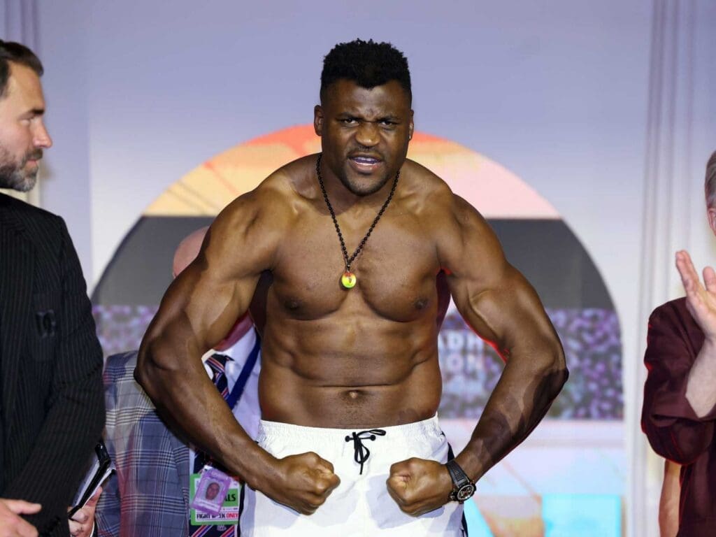 Francis Ngannou se confie avant son combat : passion, constance et refus des étiquettes