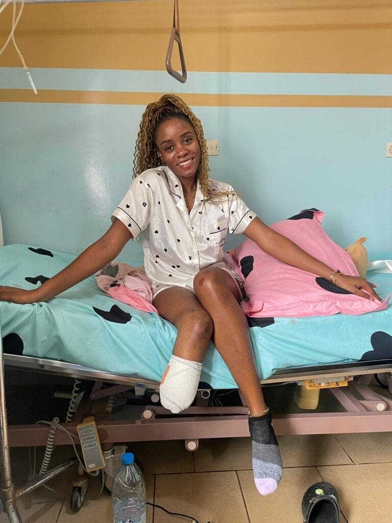 La voix tremblante mais déterminée de Felicia Laureen Um s’est élevée ce dimanche 03 mai 2026 comme un souffle de courage face aux 