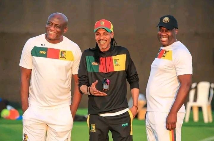 Ancien pilier de la défense des Lions Indomptables, double champion d’Afrique et figure marquante du football camerounais, Raymond Kalla 
