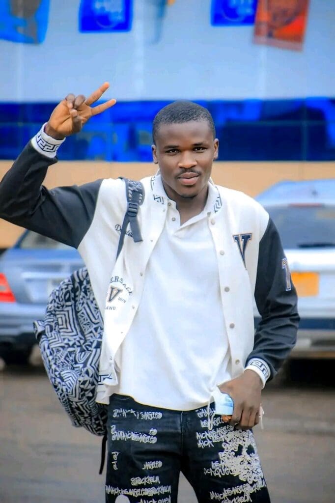 Senior Bonbon, figure du live camerounais, explore les coulisses du phénomène des créateurs de contenu