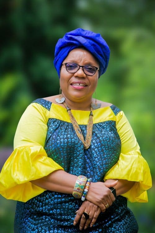 Dr Esther Omam honorée « championne pour la cohésion sociale » 