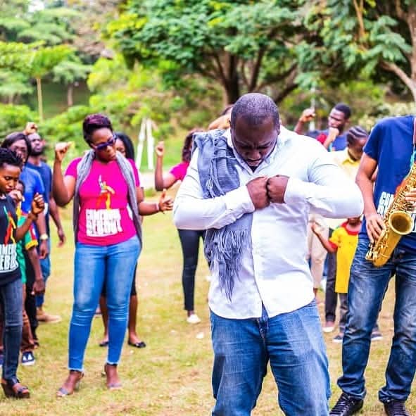 Responsable de la plateforme digitale "Zamba" et également musicien, Claude Onomo évolue entre plusieurs espaces
