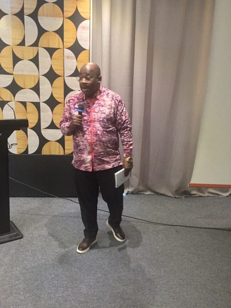 Dans le cadre de la 2ᵉ édition de la Semaine des icônes de la presse au Cameroun, organisée à l'Hôtel Onomo de Bonanjo à Douala