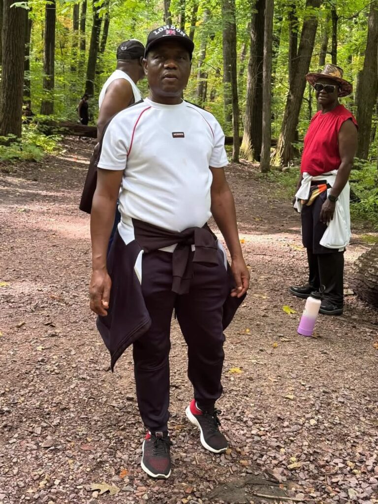 Dr. Calvin Tchatchoua est une véritable démonstration de résilience et de détermination. Physicien devenu Docteur en 